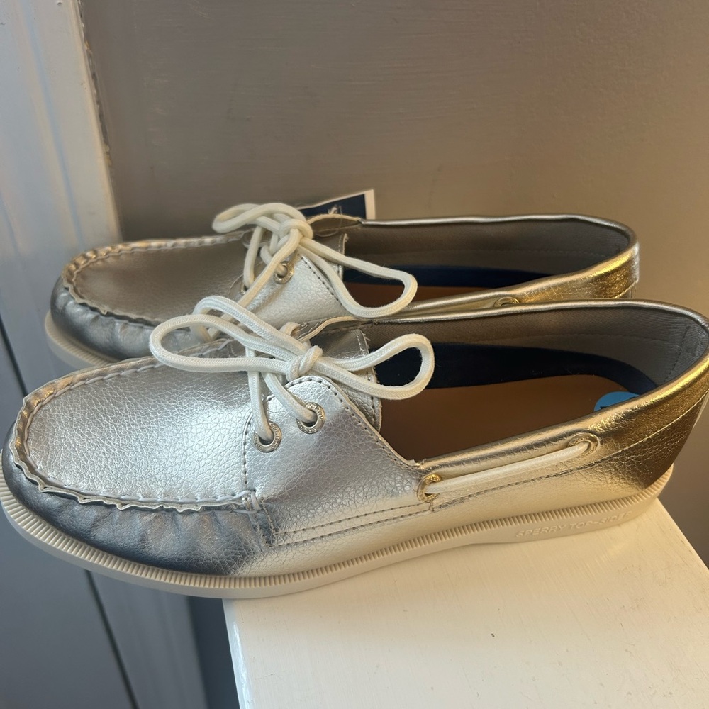 NEW Sperry Women’s Gold Lunaboat Boat Shoes Size 7.5